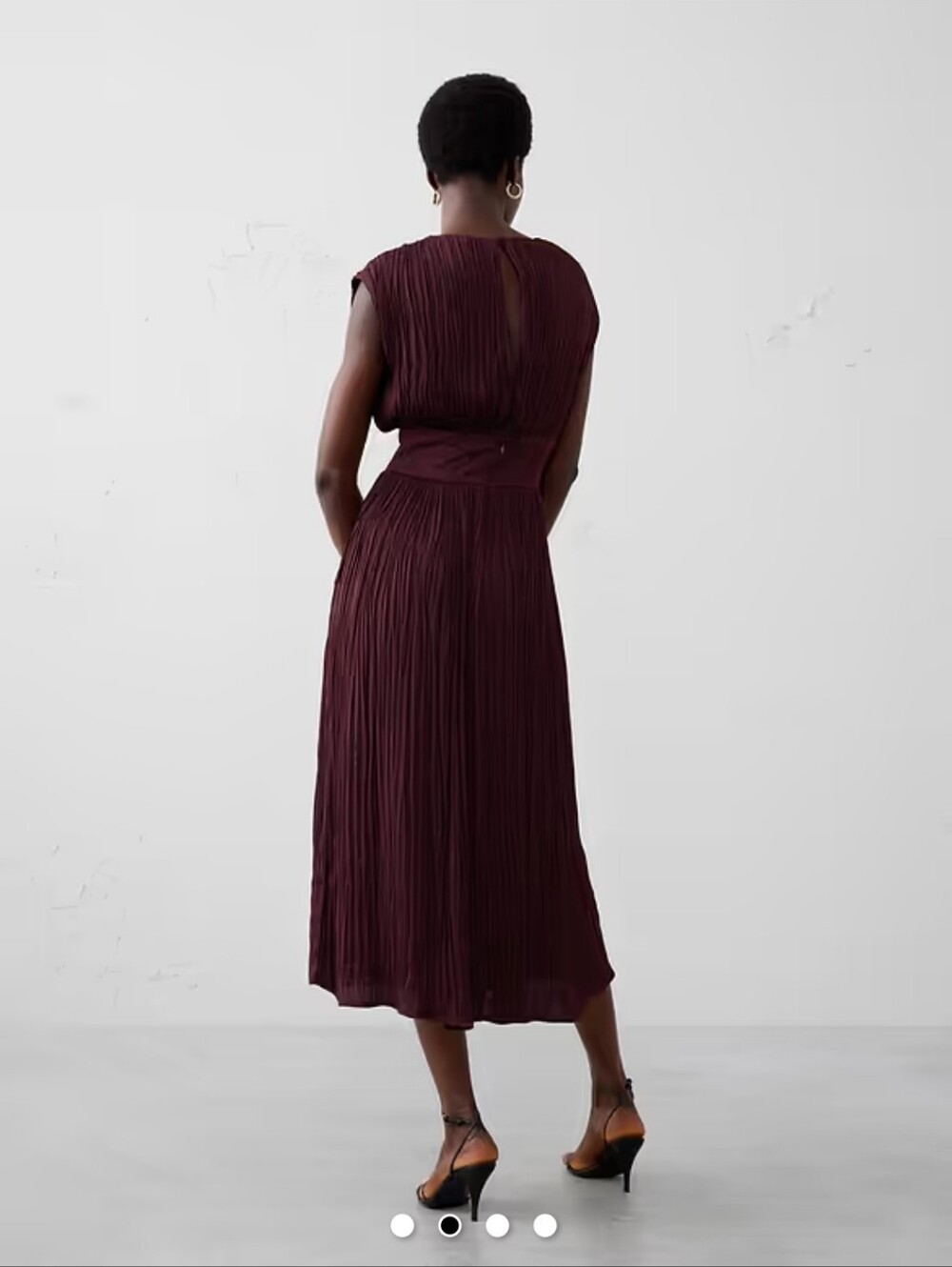 Banana Republic Elegant Sleeveless Pleated Midi Dress in Deep Plum - Picture 6 of 13